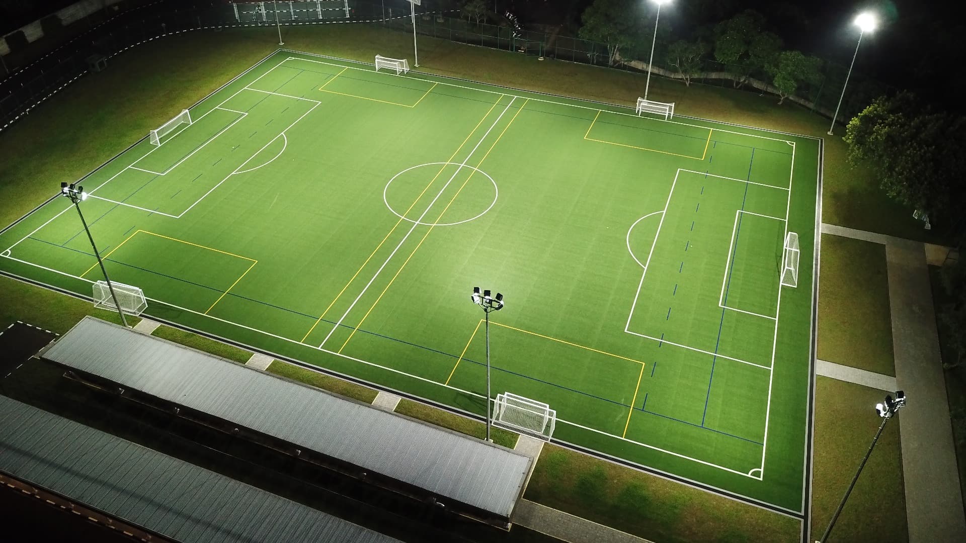 Mengatur Jadwal Multi Lapangan Tanpa Booking Bentrok